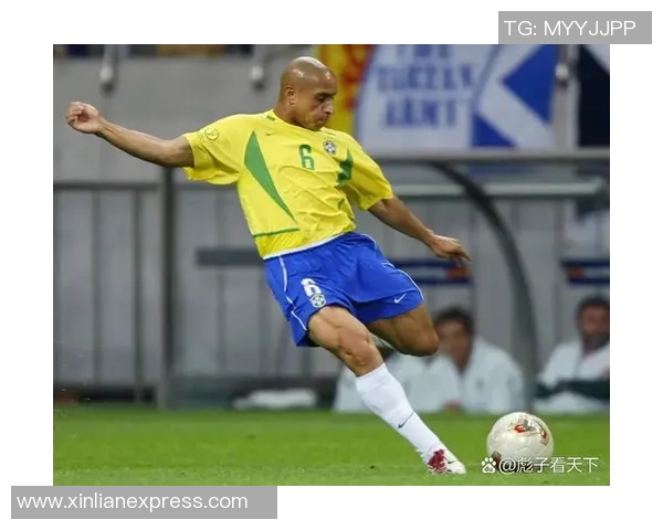 全球足球巨星精彩瞬间背景图集精选,带你走近绿茵场上的传奇人物 全球足球巨星精彩瞬间背景图集精选,带你走近绿茵场上的传奇人物