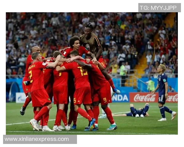 足球巨星同框精彩瞬间 9宫格完美呈现球场传奇与友谊的碰撞 足球巨星同框精彩瞬间 9宫格完美呈现球场传奇与友谊的碰撞